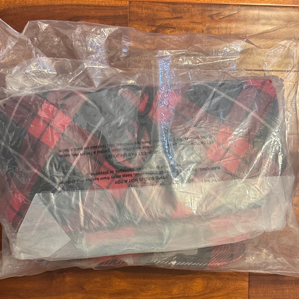Victoria Secret tote and blanket - Picture 2 of 2